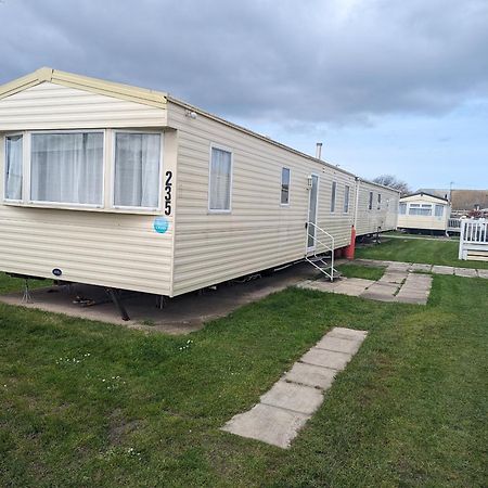 3 Bedroom Caravan, Sleeps 8 Lyons Lido Beach Prestatyn Buitenkant foto
