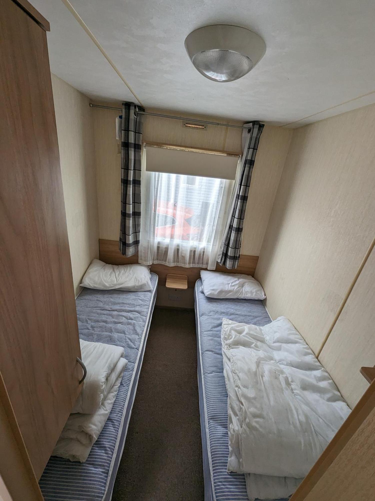 3 Bedroom Caravan, Sleeps 8 Lyons Lido Beach Prestatyn Buitenkant foto