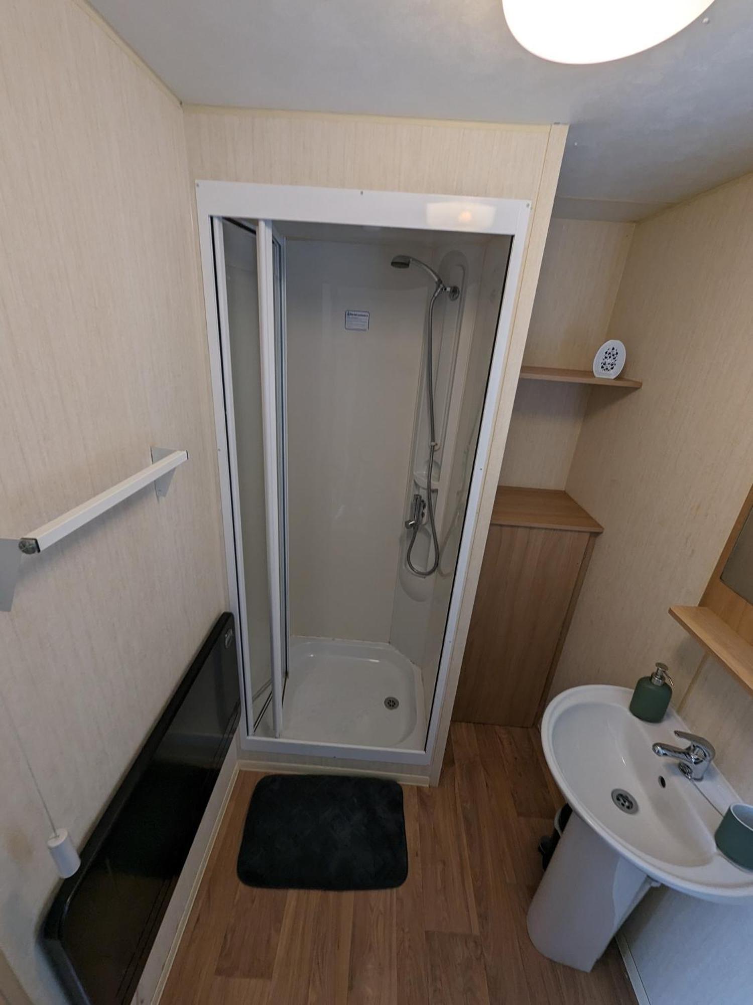 3 Bedroom Caravan, Sleeps 8 Lyons Lido Beach Prestatyn Buitenkant foto