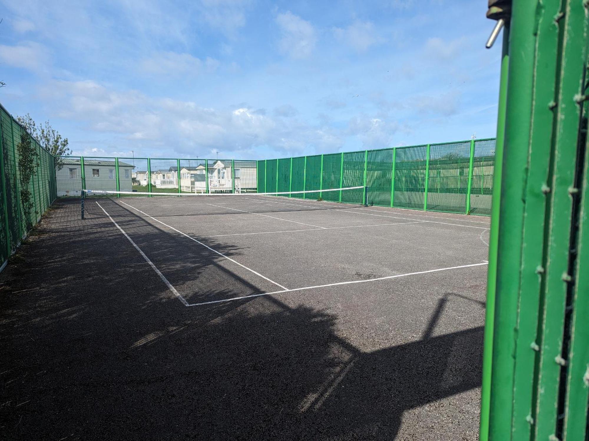 3 Bedroom Caravan, Sleeps 8 Lyons Lido Beach Prestatyn Buitenkant foto